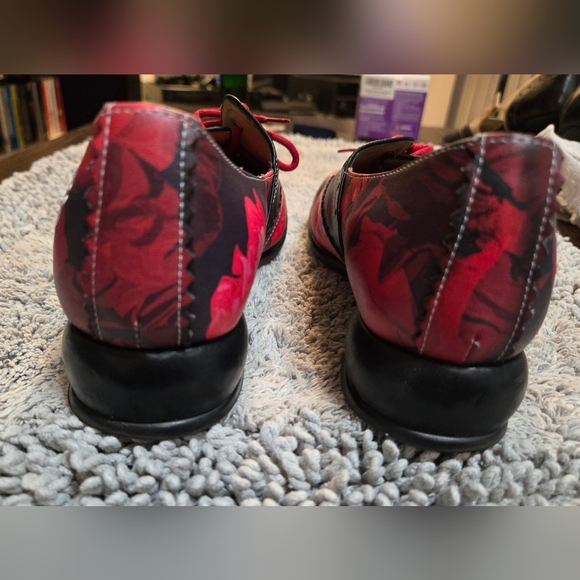 Fluevog Size 6, Rose Print Fellowships - Picture 7 of 9
